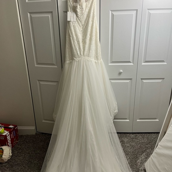 Wedding Dress : Pronovias - Picture 9 of 11